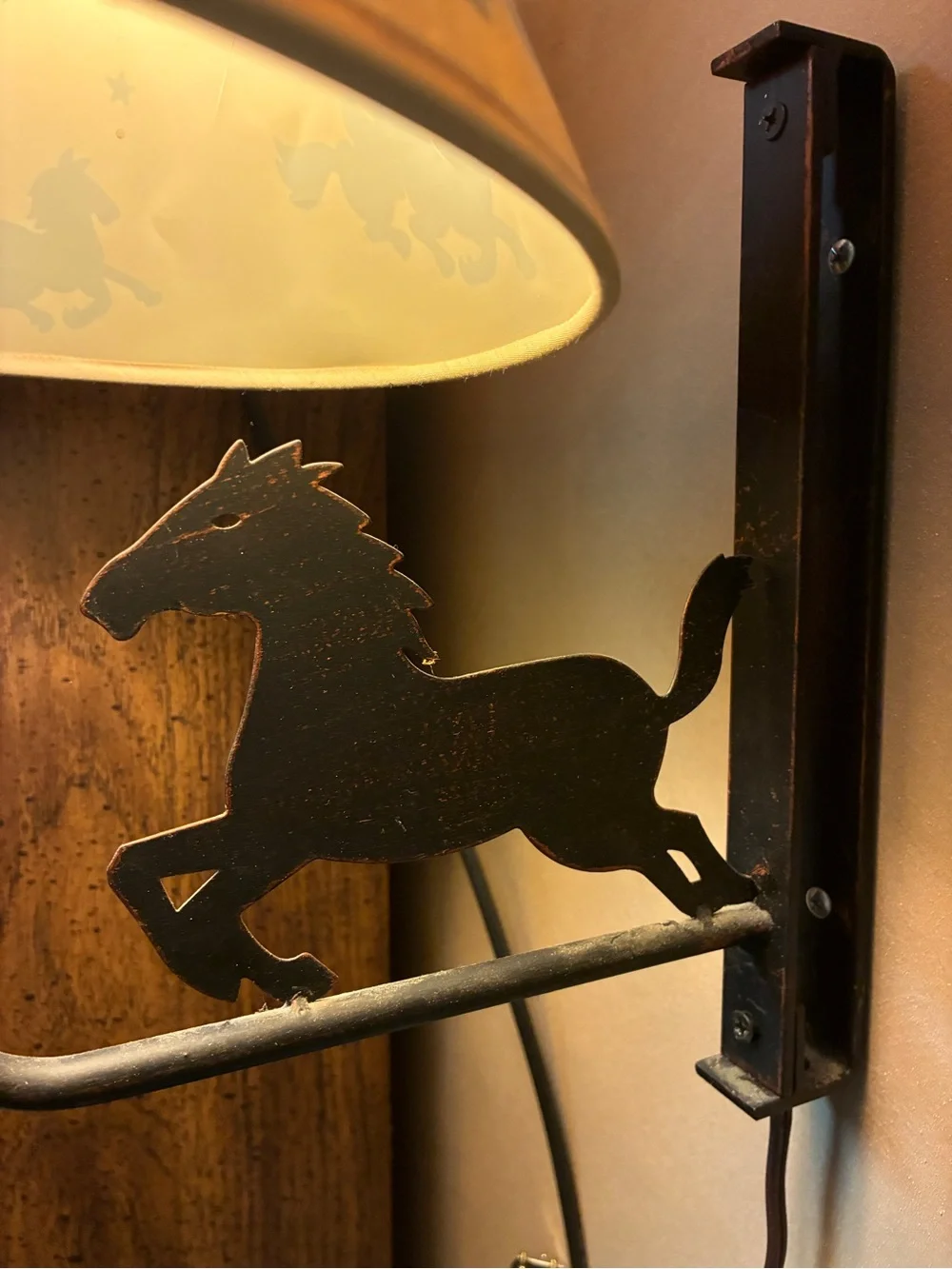 N/A rustic horse
